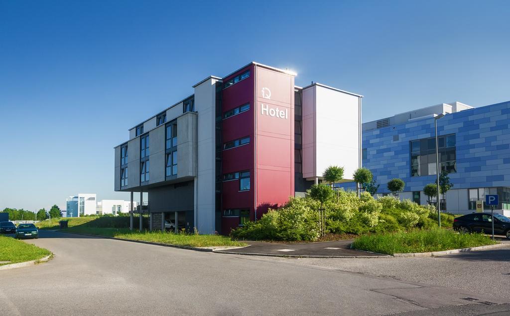 Iq-Hotel אולם מראה חיצוני תמונה
